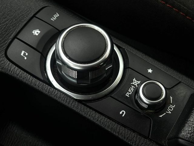 代步掀背小車 I-Key 衛星導航 電折後視鏡 循跡防滑 倒車雷達 倒車顯影 藍牙通訊  第15張相片