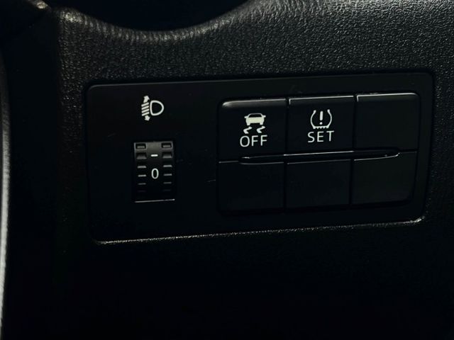 代步掀背小車 I-Key 衛星導航 電折後視鏡 循跡防滑 倒車雷達 倒車顯影 藍牙通訊  第16張相片