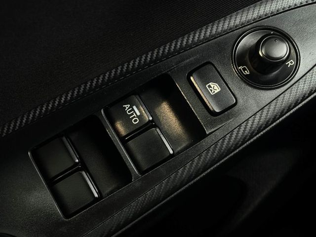 代步掀背小車 I-Key 衛星導航 電折後視鏡 循跡防滑 倒車雷達 倒車顯影 藍牙通訊  第17張相片