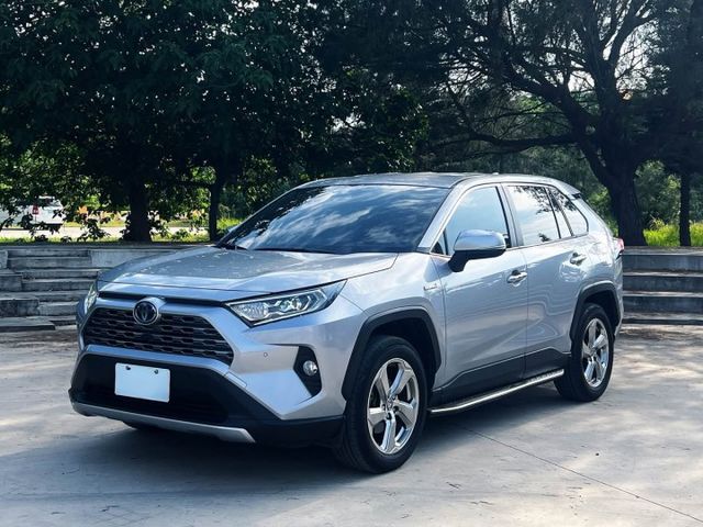 一手車 原廠保養 I-Key 360環景影像 AppleCarPlay  ACC跟車 車道偏移 盲點 電熱椅 位置記憶  第1張相片