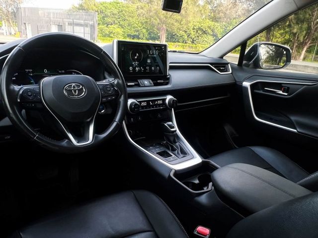 一手車 原廠保養 I-Key 360環景影像 AppleCarPlay  ACC跟車 車道偏移 盲點 電熱椅 位置記憶  第9張相片