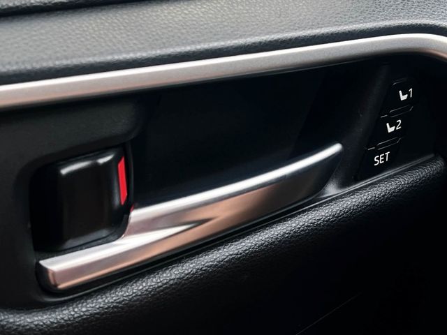 一手車 原廠保養 I-Key 360環景影像 AppleCarPlay  ACC跟車 車道偏移 盲點 電熱椅 位置記憶  第18張相片