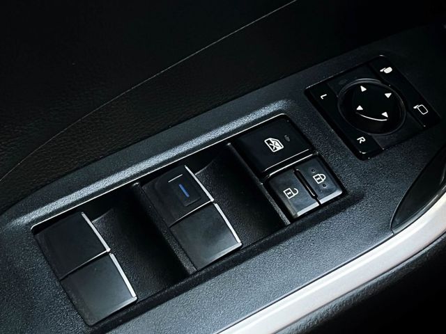 一手車 原廠保養 I-Key 360環景影像 AppleCarPlay  ACC跟車 車道偏移 盲點 電熱椅 位置記憶  第20張相片