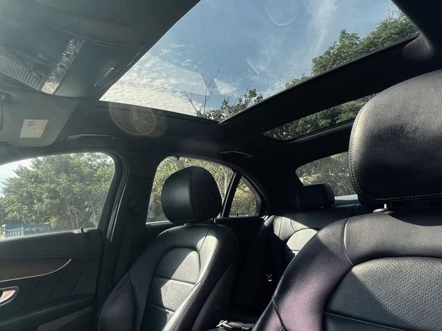 AMG 少年董最愛 I-Key 柏林之音 全景天窗 閥門排氣管 雙前電動椅 位置記憶 電熱椅  第10張相片