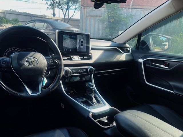 旗艦版 里程14萬 家庭SUV首選 I-Key 360環景 ACC跟車 車道偏移 盲點 電動椅 記憶椅 電熱椅 電尾門  第10張相片