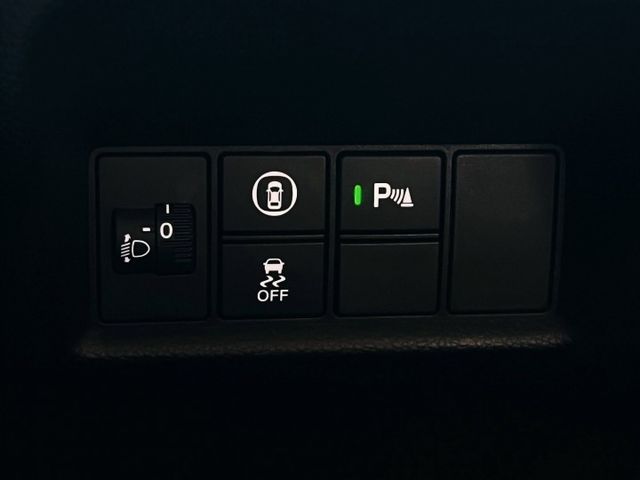 里程4萬 冰河白內裝 I-Key ACC跟車 車道偏移 定速 光感應頭燈 倒車雷達 倒車顯影 斜坡輔助系統  第16張相片