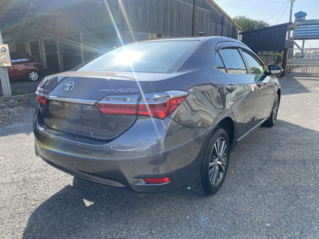 TOYOTA豐田 ALTIS  第2張相片