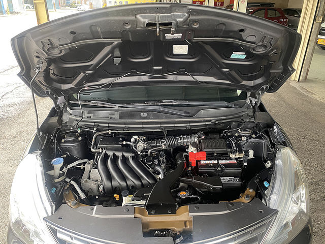 NISSAN日產 LIVINA  第6張相片
