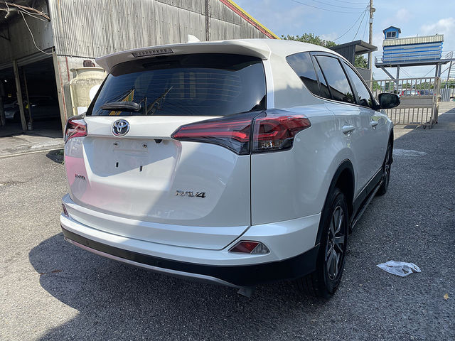 TOYOTA豐田 RAV4  第2張相片