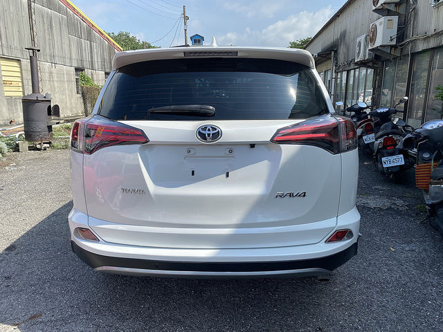 TOYOTA豐田 RAV4  第4張相片