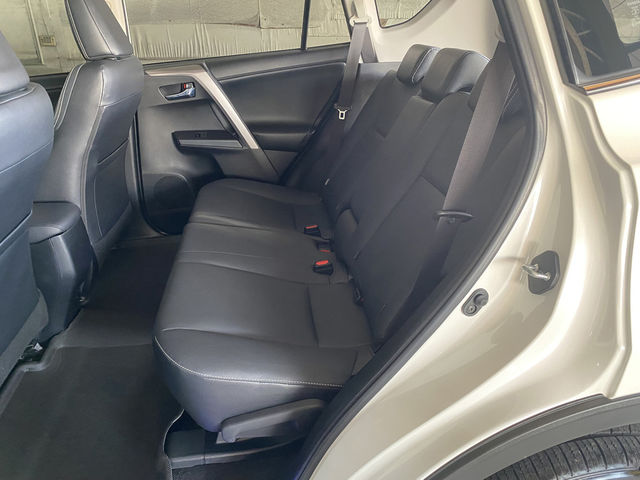 TOYOTA豐田 RAV4  第8張相片