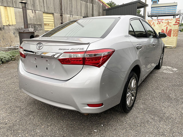 TOYOTA豐田 ALTIS  第2張相片