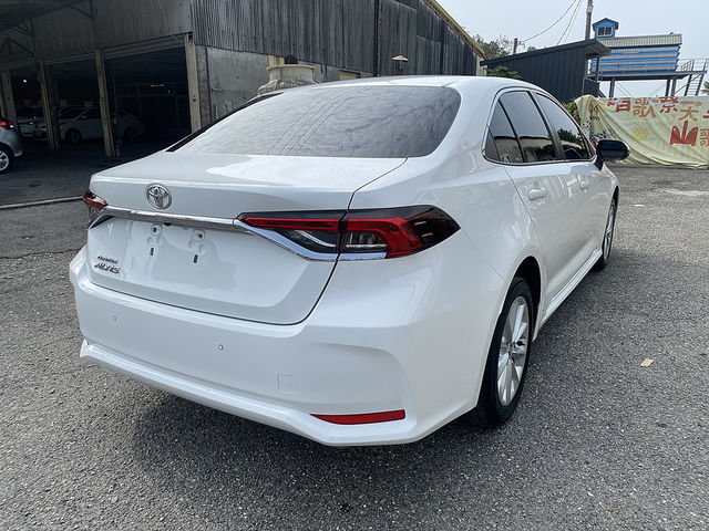 TOYOTA豐田 ALTIS  第2張相片