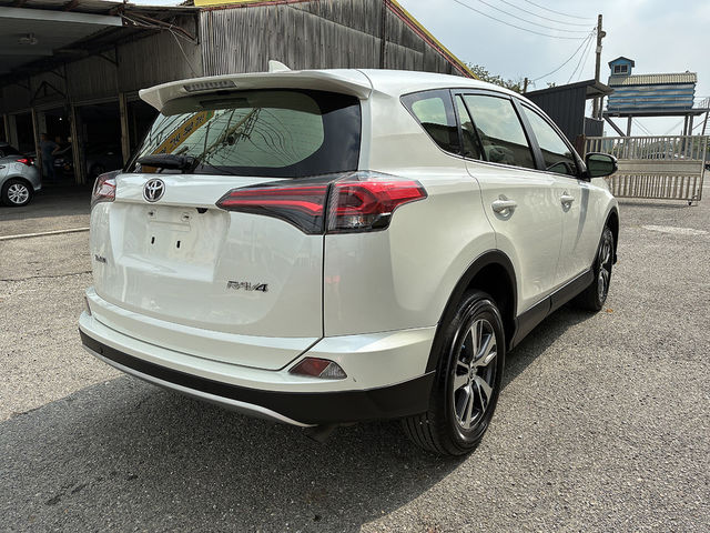 TOYOTA豐田 RAV4  第2張相片