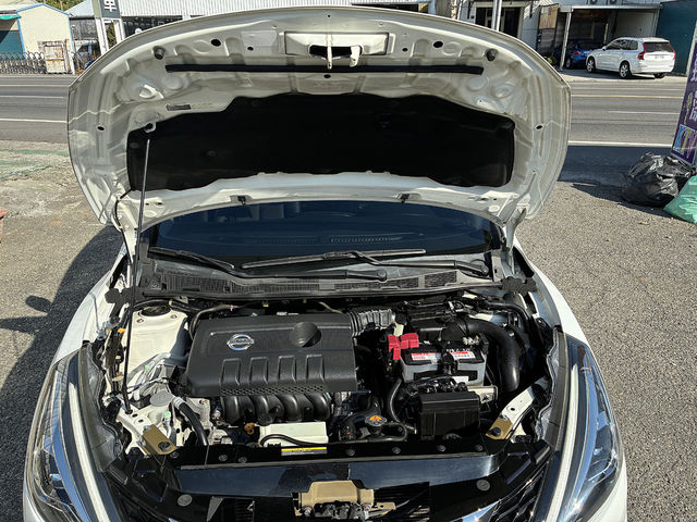 NISSAN日產 TIIDA  第6張相片