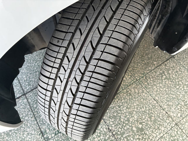 NISSAN日產 TIIDA  第19張相片