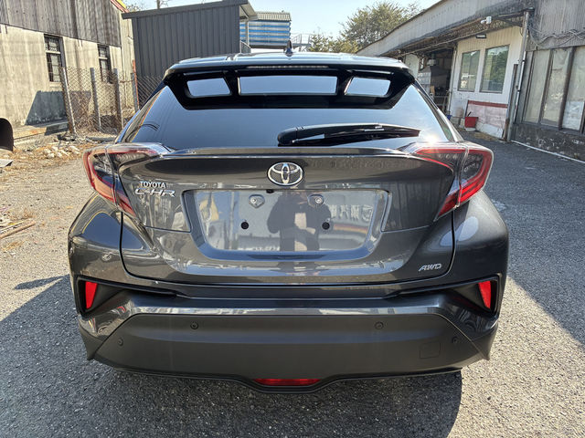 TOYOTA豐田 C-HR  第4張相片