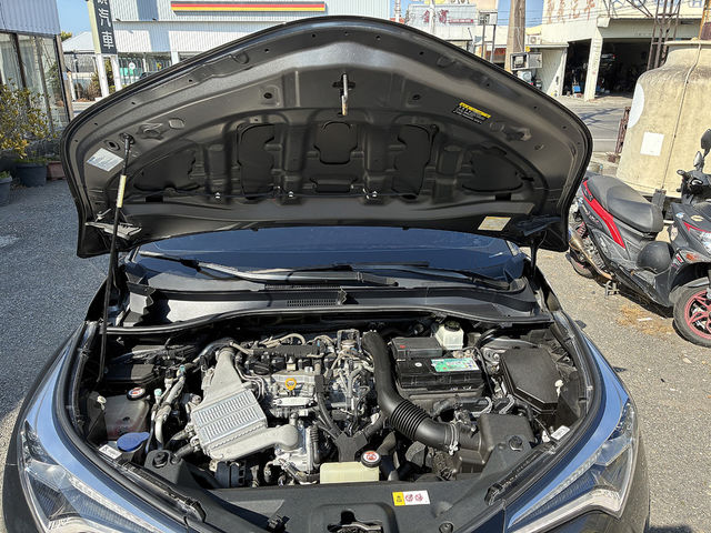 TOYOTA豐田 C-HR  第6張相片