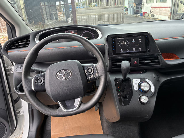 TOYOTA豐田 SIENTA  第5張相片