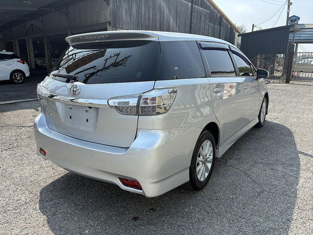 TOYOTA豐田 WISH  第2張相片