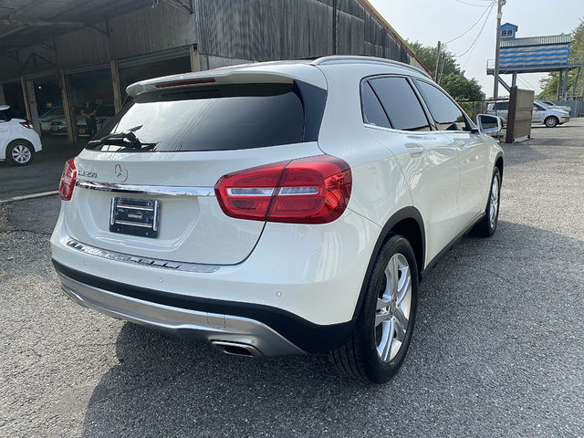 M-BENZ賓士 GLA250  第2張相片