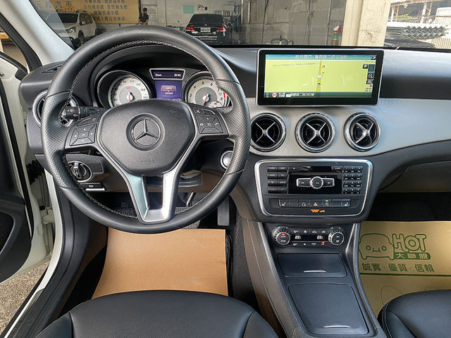 M-BENZ賓士 GLA250  第5張相片