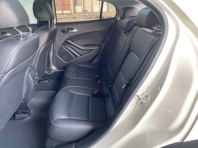 M-BENZ賓士 GLA250  第8張相片