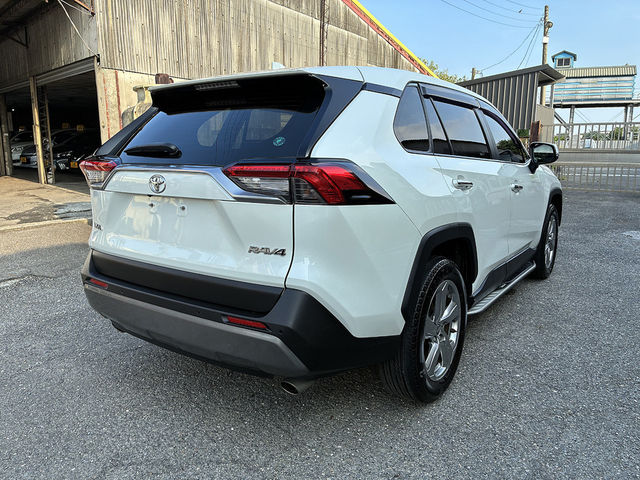 TOYOTA豐田 RAV4  第2張相片