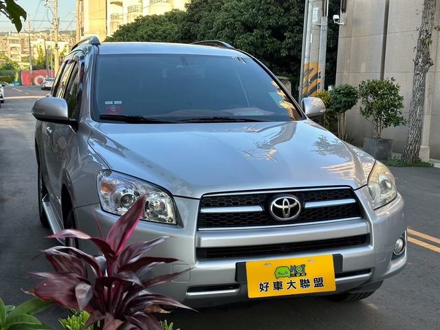 TOYOTA豐田 RAV4  第3張相片