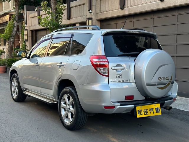 TOYOTA豐田 RAV4  第6張相片