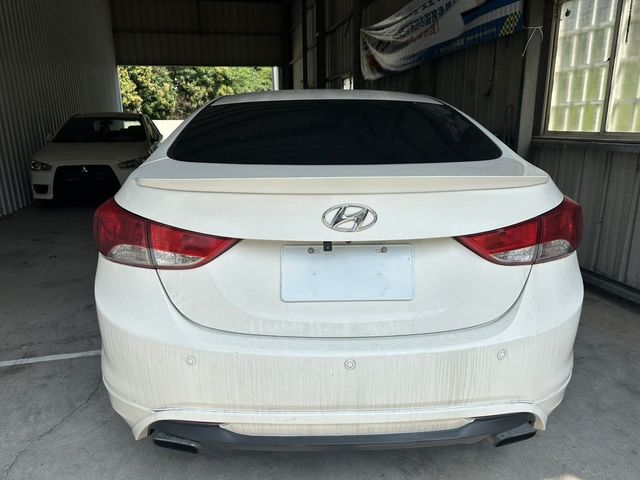 HYUNDAI現代 ELANTRA  第3張相片