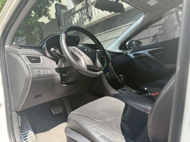 HYUNDAI現代 ELANTRA  第8張相片