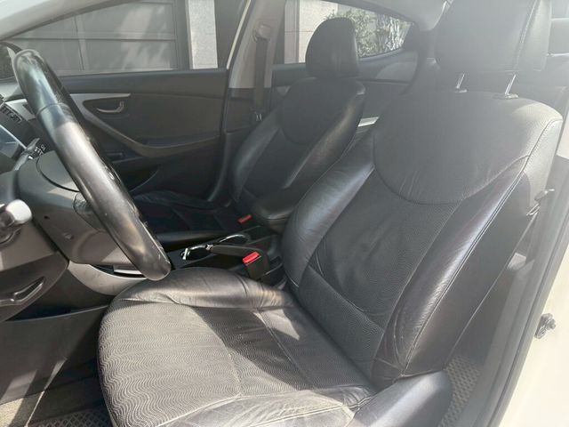 HYUNDAI現代 ELANTRA  第12張相片