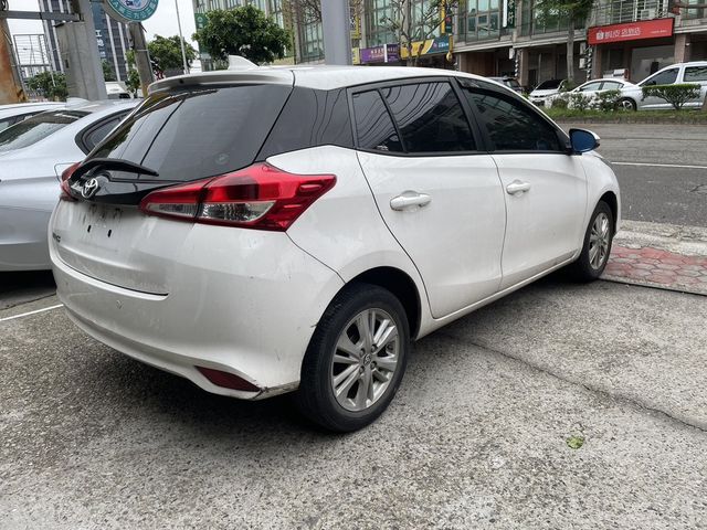 TOYOTA豐田 YARIS  第2張相片