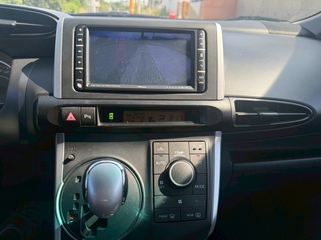 TOYOTA豐田 WISH  第8張相片