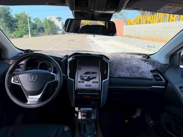 LUXGEN納智捷 U6 TURBO  第11張相片