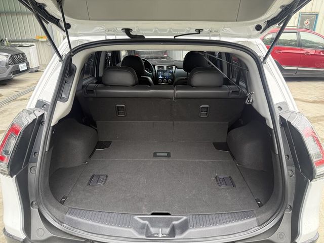 MITSUBISHI三菱 COLT PLUS  第4張相片