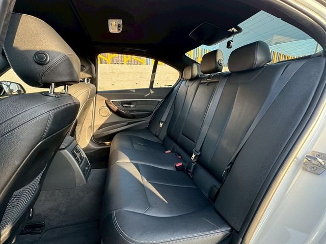 BMW寶馬 330I  第13張相片