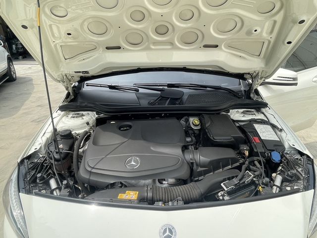 M-BENZ賓士 A180  第6張相片