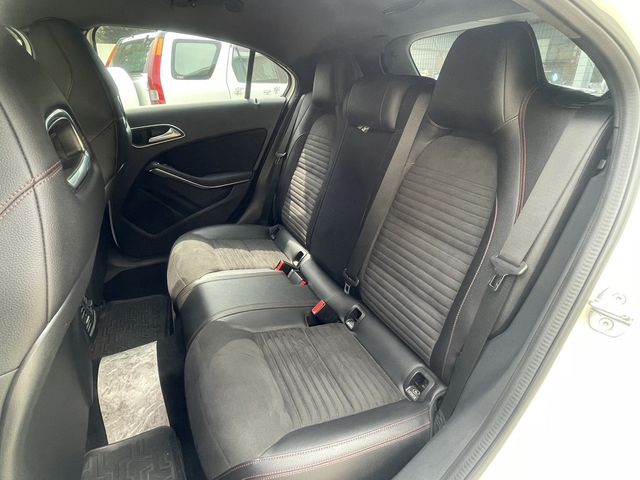 M-BENZ賓士 A180  第10張相片