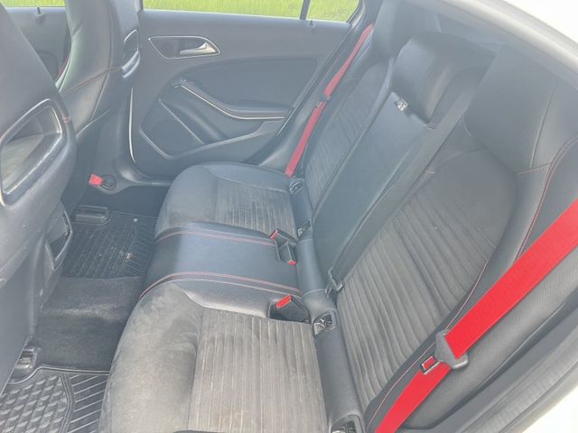 A-CLASS W176  第9張相片