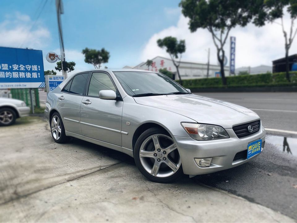 2002 Lexus is 200 2.0  第2張相片