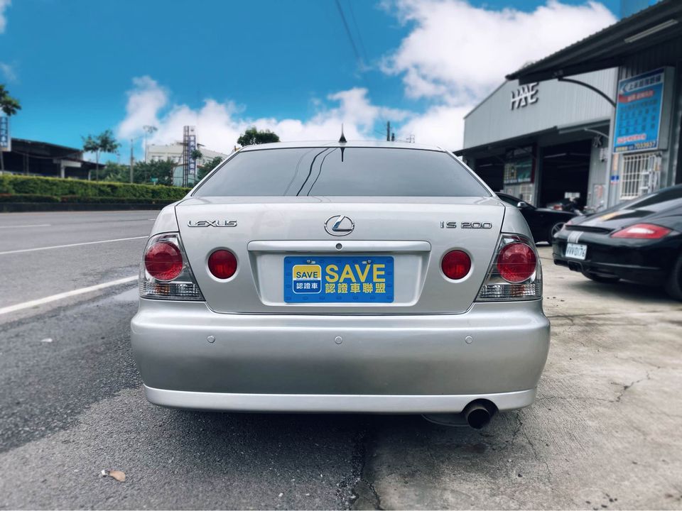 2002 Lexus is 200 2.0  第5張相片