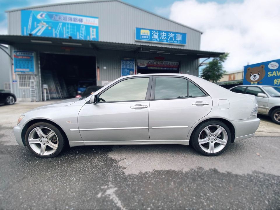 2002 Lexus is 200 2.0  第6張相片