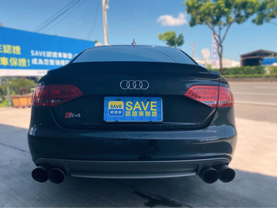 2010 Audi S4 3.0  TFSI   第7張相片
