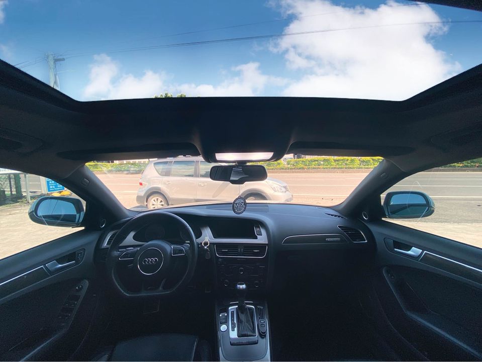 2010 Audi S4 3.0  TFSI   第9張相片