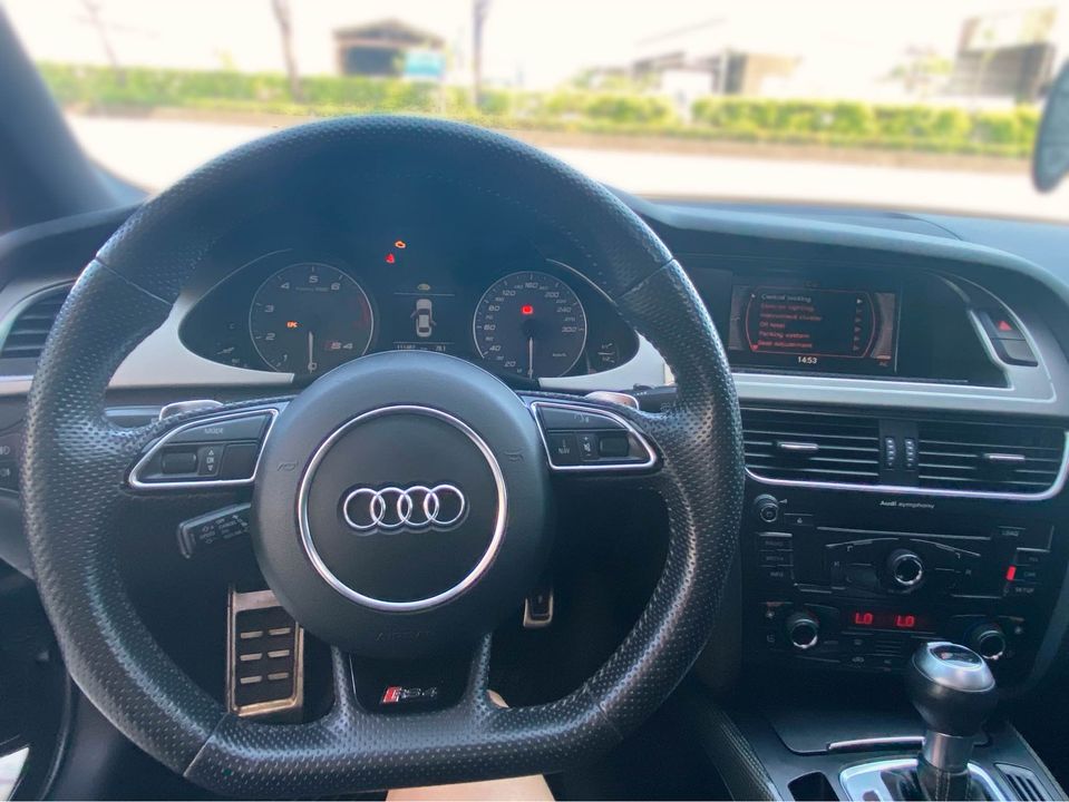 2010 Audi S4 3.0  TFSI   第10張相片