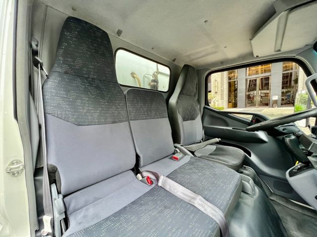 Mitsubishi  Canter  第4張相片