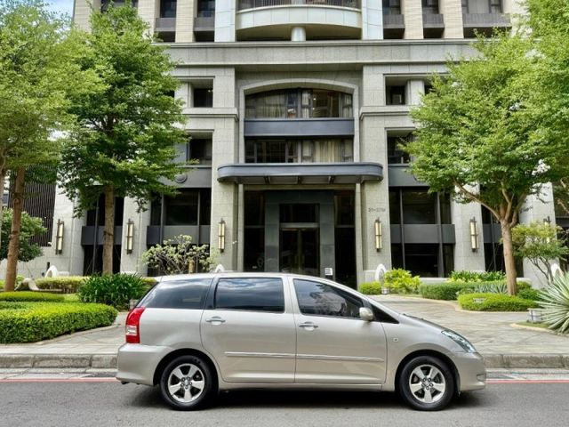 Toyota  Wish  第3張相片