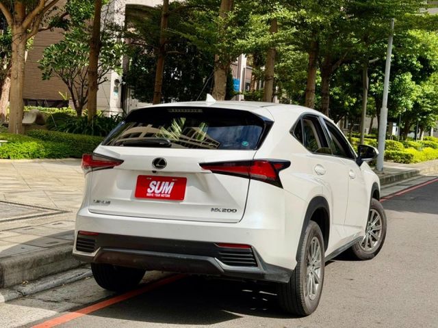 Lexus  NX  第10張相片